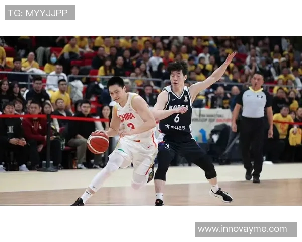 国青男篮迎战中华台北全力争胜展现青春风采与团队精神